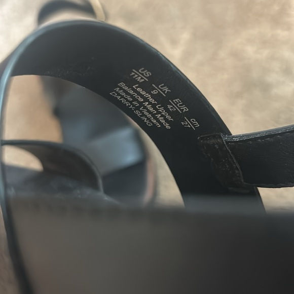 Naturalizer black sandals size 11. - Picture 6 of 6